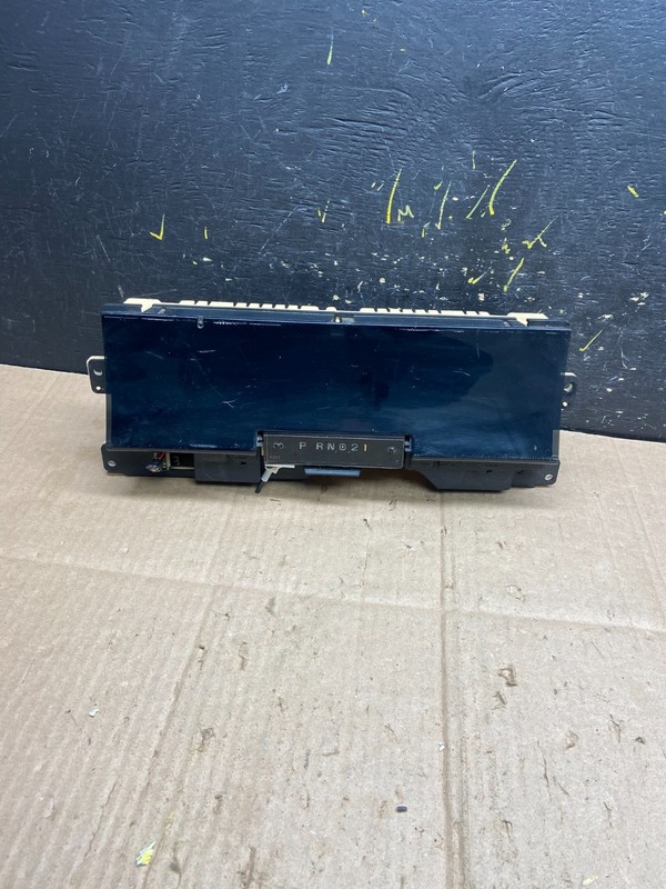 1999 to 2000 Ford Crown Victoria Speedometer Cluster Gauge aa8166 DG