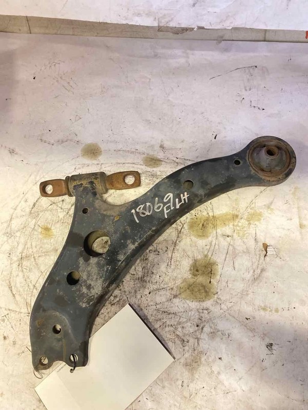 Lower Control Arm Front TOYOTA CAMRY Left 02 03 04 05 06
