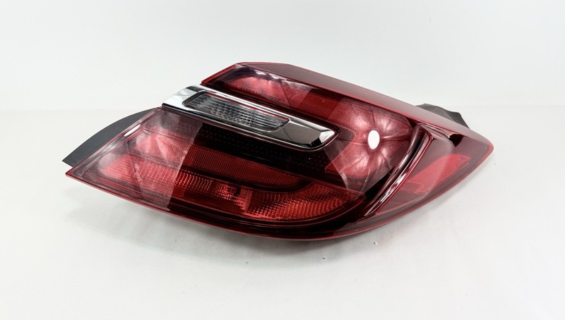 2014-2017 Buick Regal Passenger Side Tail Light Rear Lamp Quarter OEM 20990205