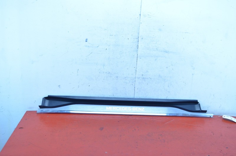 96-02 MERCEDES-BENZ R129 SL320 RIGHT PASSENGER DOOR SILL SCUFF PLATE TRIM OEM