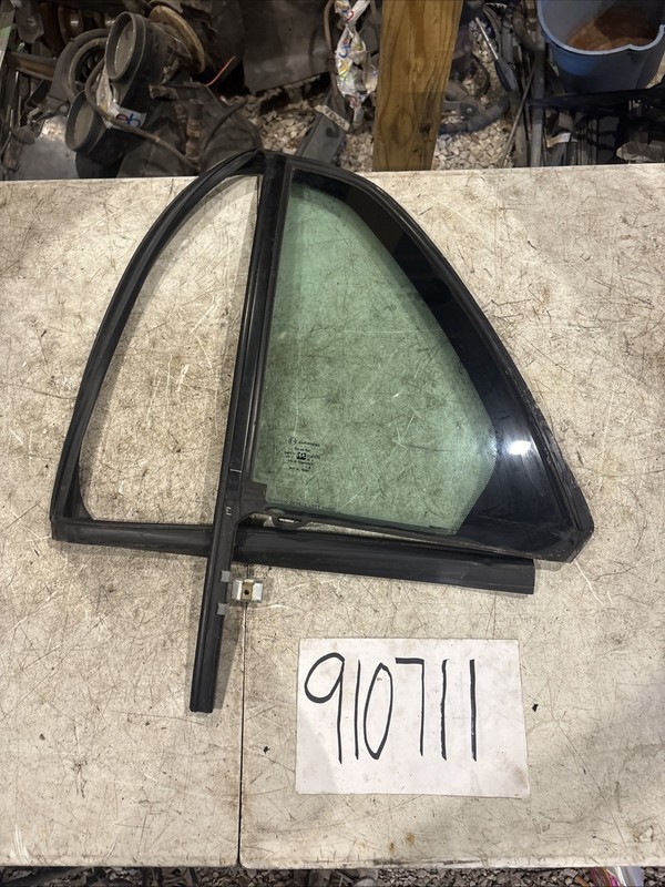 2006-2011 Cadillac DTS Door WindowGlass Rear Left Side 2605550