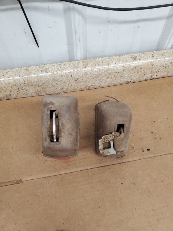OLDS 98 1971 Seat Belt Front 291706