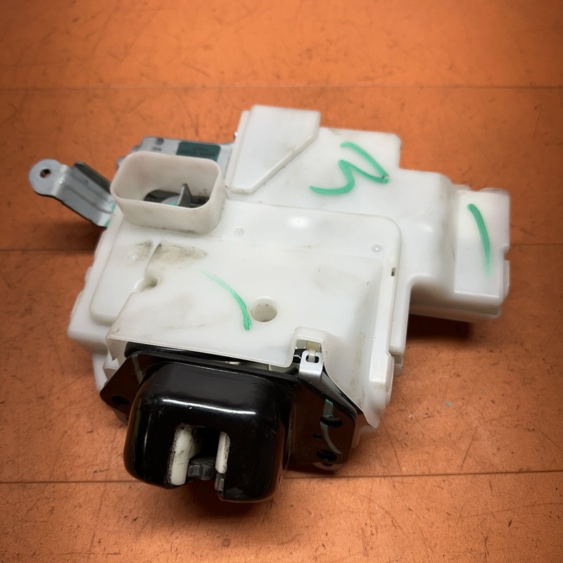 905520AQ000 | 13-20 INFINITI JX35 QX60 LIFTGATE TRUNK LATCH LOCK ACTUATOR MOTOR