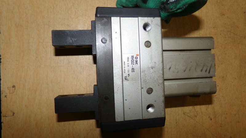 SMC MHQG2-40S 0.25-0.6 mPA DP Pressure Gripper *FREE SHIPPING*