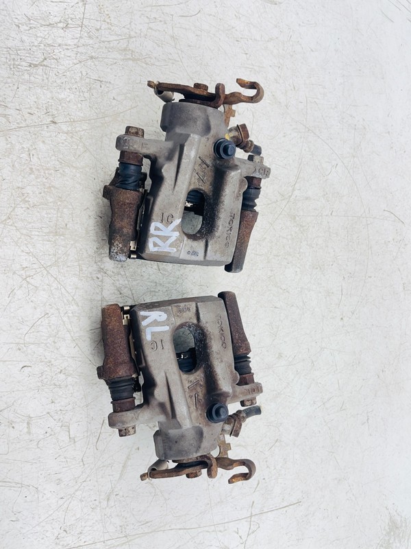 2011-2014 Lexus CT200 Rear Brake Calipers Set OEM
