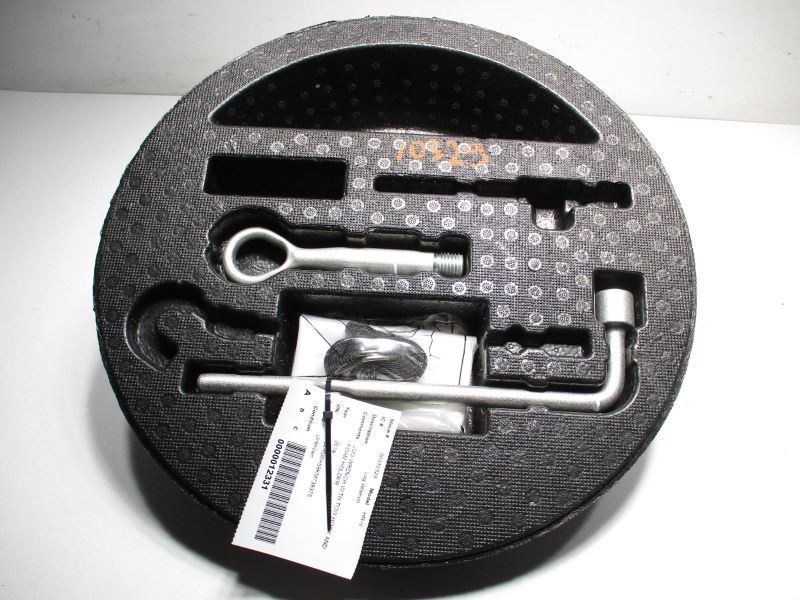 LUG WRENCH WITH TOW HOOK AND FOAM HOLDER FITS 2019 HONDA HR-V 39131