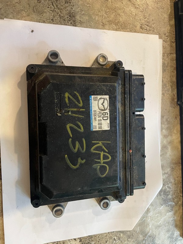 04 TOYOTA TACOMA ENGINE COMPUTER ECU PE2K 18 881M