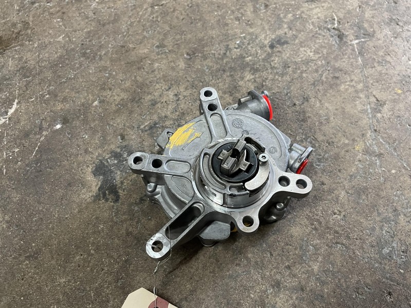 Vacuum Pump 2018 Mercedes GLS 550 2762300365 2017 2019
