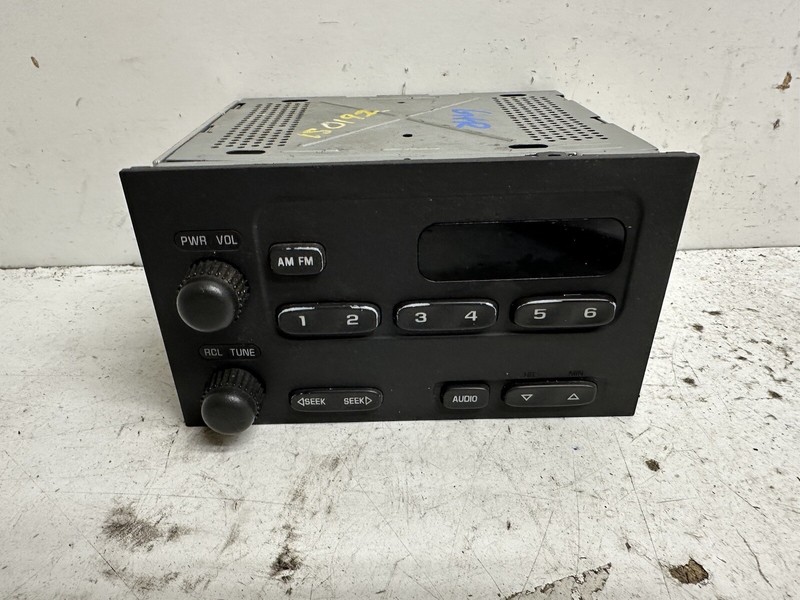 2000-2004 Chevrolet Tracker Opt UM6 AM FM Audio Radio Stereo 2 DIN Player Oem