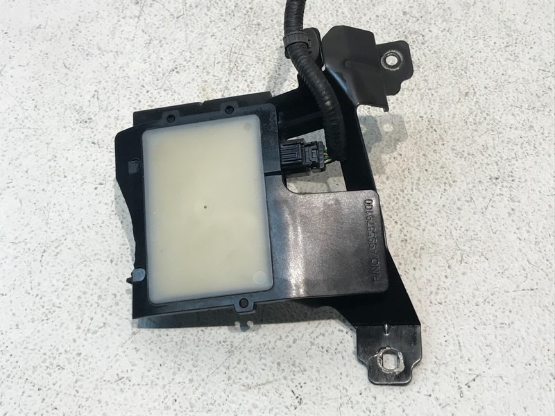 2015-2018 KIA SEDONA RIGHT PASSENGER BLIND ZONE SPOT RADAR OEM
