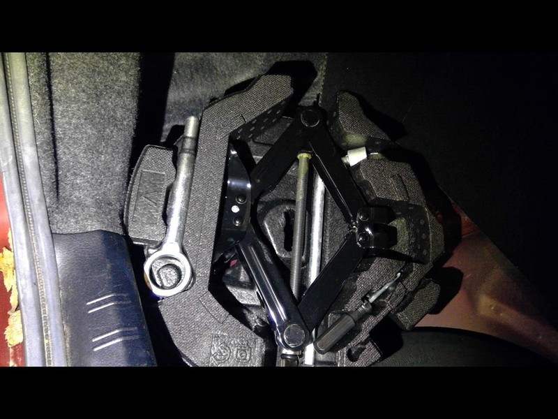 IMPREZA 2016 Jack and Tool Kit 1671653