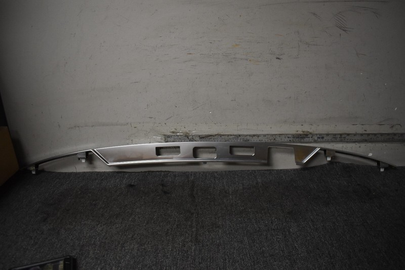 2014-2017 RANGE ROVER L405 LIFTGATE MOLDING FACTORY OEM