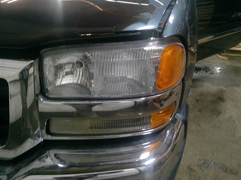 Driver Headlight Classic Style Fits 06-07 SIERRA 1500 PICKUP 1753396