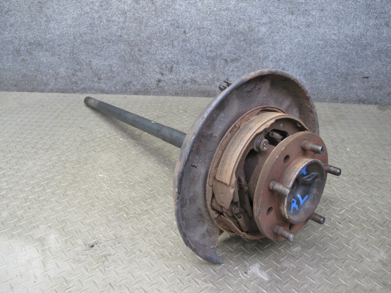 1998-2002 LEXUS J100 LX470 REAR LEFT DRIVER SIDE SPINDLE KNUCKLE WHEEL HUB