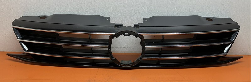 2015 - 2017 VOLKSWAGEN JETTA UPPER GRILLE W/O Hybird Aftermarket SDN