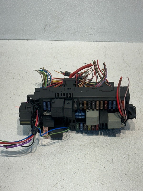 2004-2006 MERCEDES S430 W220 FRONT LEFT SAM RELAY FUSE BOX CONTROL MODULE OEM