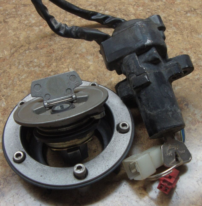2006 Yamaha FZ6 FZ 6 FZ6-C F Z 6 600 Ignition Switch Fuel Gas Cap Key Lock Set