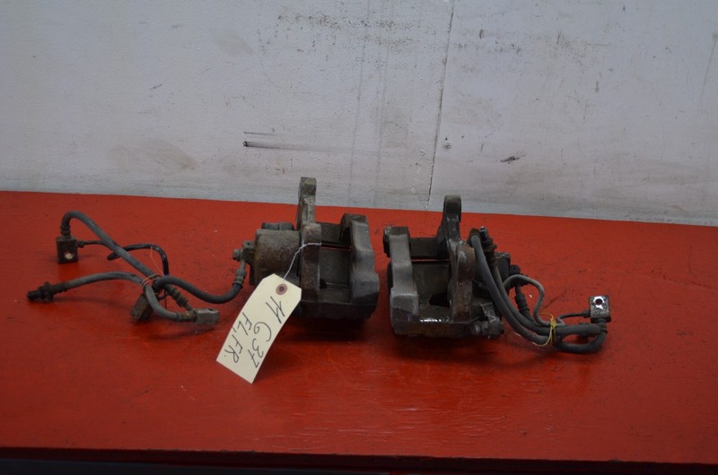 08-13 INFINITI G37 COUPE AWD FRONT RIGHT / LEFT BRAKE CALIPER SET OEM
