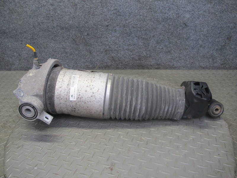 2008-2010 PORSCHE CAYENNE 957 REAR RIGHT AIR SPRING STRUT SHOCK ABSORBER
