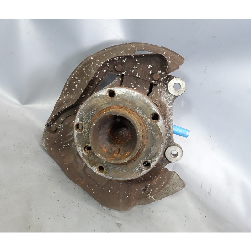 Damaged 1997-2003 BMW E39 5-Series 6-Cyl Left Front Wheel Hub Bearing Knuckle OE