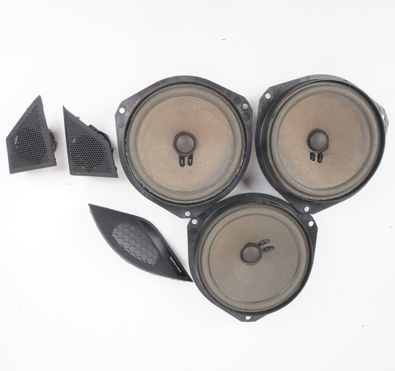 2017 - 2021 Alfa Romeo Giulia Door Speaker Set OEM