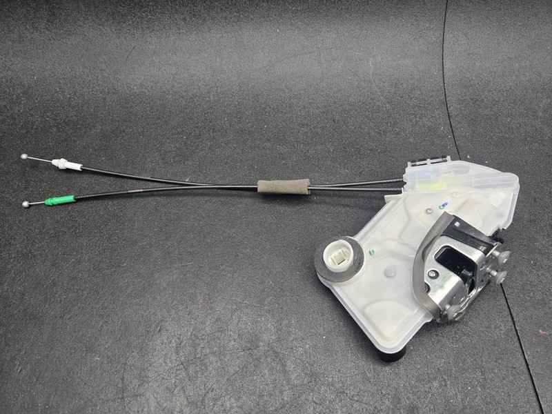 Front Left Door Lock Latch 2023 Toyota RAV4 69040-02440 2019 2020 2021 - 2025