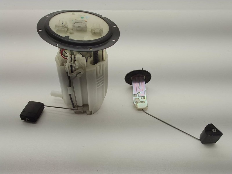 06-13 Lexus IS350 Fuel Pump Assembly 7702053080