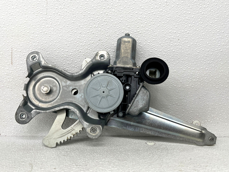 ⭐2013-2020 LEXUS GS350 GS450H REAR RIGHT DOOR WINDOW REGULATOR+MOTOR OEM LOT2490