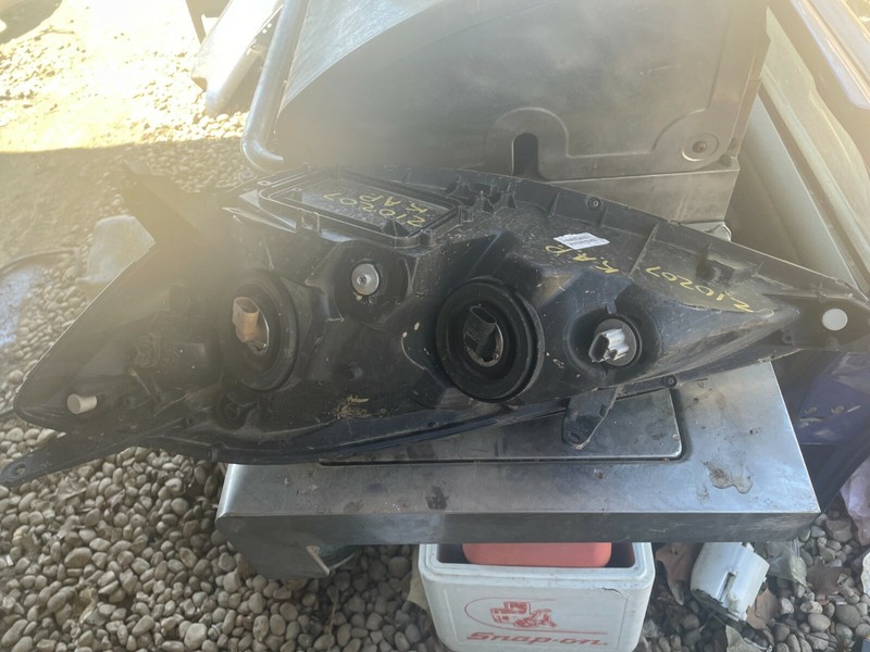 06-10 TOYOTA SIENNA OEM RH HEADLIGHT HEAD LIGHT ASSEMBLY - PASSENGER SIDE
