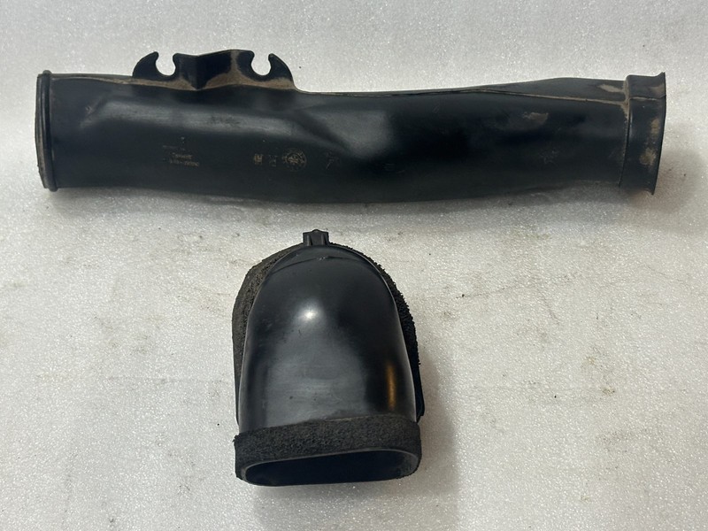 2001-2004 Toyota Tacoma 3.4L Air Cleaner Intake Duct 53807-04010 B24