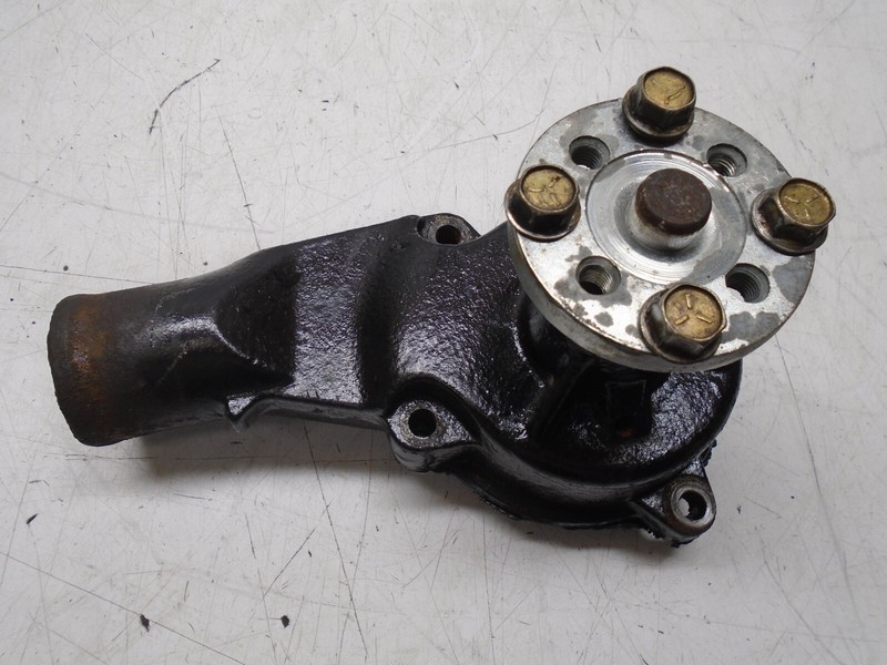 Y3 Volvo Penta OMC 3.0L Circulation Water Pump