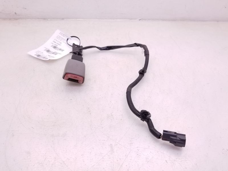 04 05 06 TOYOTA CAMRY LE PASSENGER SIDE FRONT SEAT BELT BUCKLE ASSEMBLY