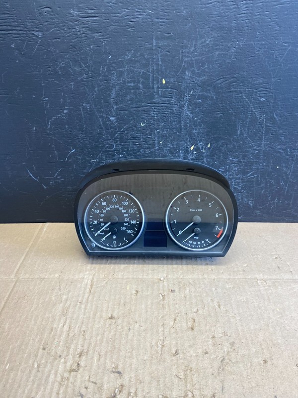 2006 BMW 325i Speedometer Odometer Gauge Cluster OEM AB9849 DG