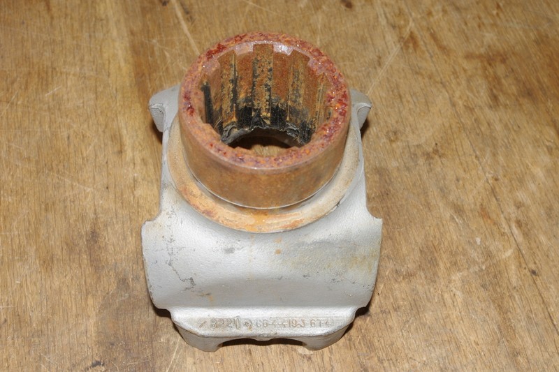 Dana C6-4-419-3-6T-4 U-Joint *FREE SHIPPING*