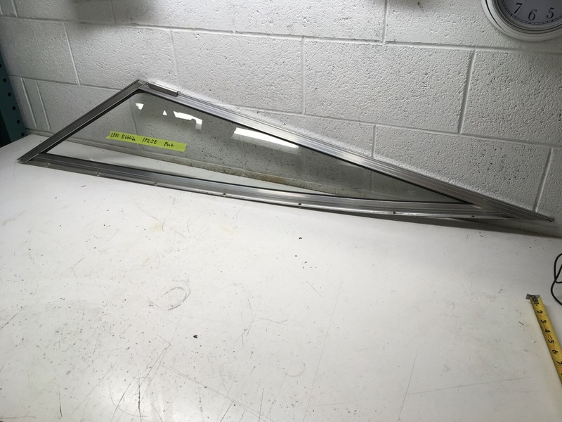 Z7 1995 Ebbtide 192 SE Boat Windshield Port Left Passenger