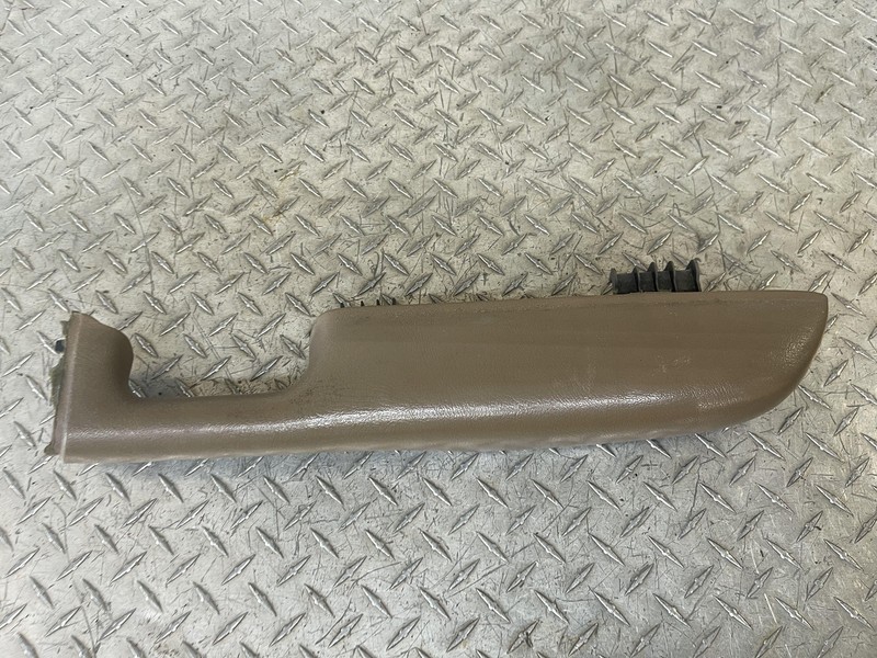 1999-2000 Chevrolet Silverado Front Passenger Door Panel Armrest Oem Tested