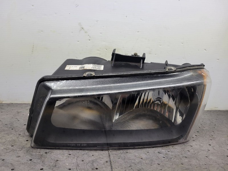 Driver Headlight Classic Style Fits 05-07 SILVERADO 1500 PICKUP 1697575