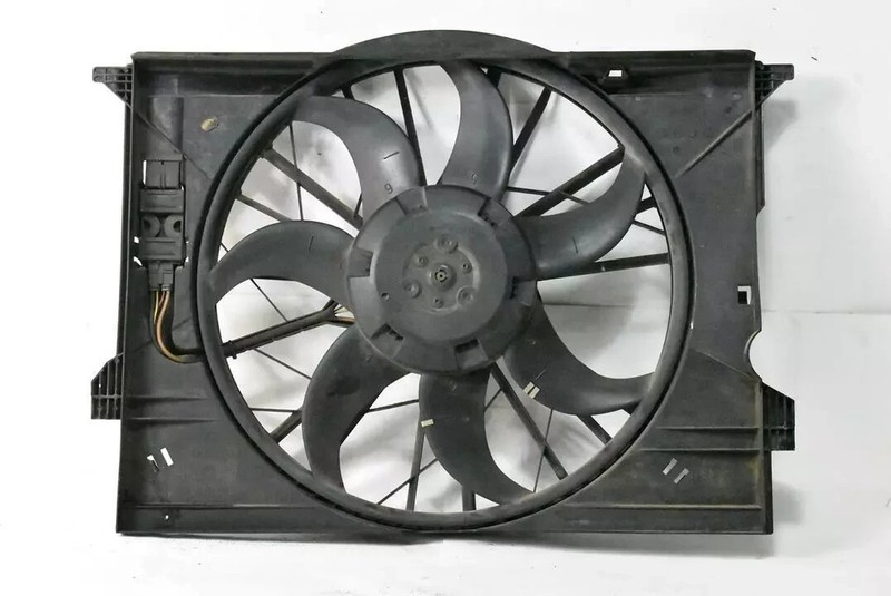 03-11 Mercedes W211 E320 CLS550 Engine Motor Cooling Radiator Fan Motor OEM