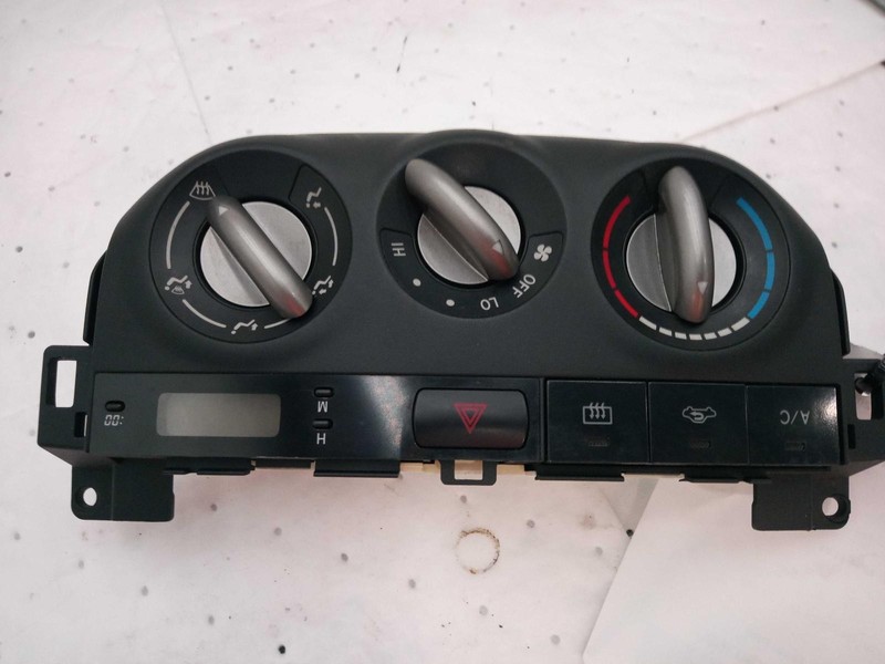 2004-2005 Toyota RAV4 A/C Selector Switch OEM Silver 5551942100 Used