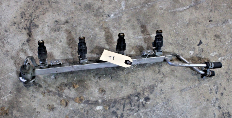 2001-2005 Volkswagen Beetle 1.8L Fuel Rail w/ Injectors OEM DK90994