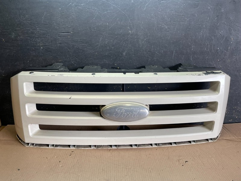 2007 to 2014 Ford Expedition Front Upper Chrome Grill Grille Oem z8354 DG