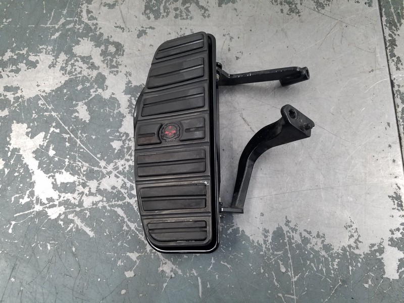 2017 17 - 23 Harley Davidson Street GlideLeft Driver Foot Board - * #1790 V3