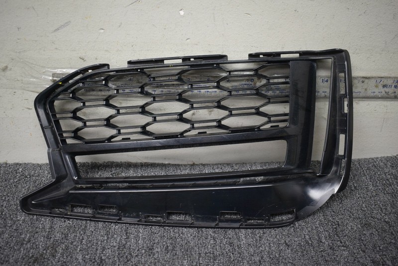 BMW 5 SERIES AIR INTAKE GRILLE RIGHT SIDE FACTORY OEM