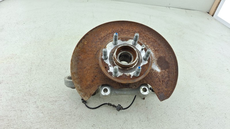 2018 - 2024 BUICK ENCLAVE REAR LEFT SIDE SUSPENSION SPINDLE KNUCKLE & HUB OEM