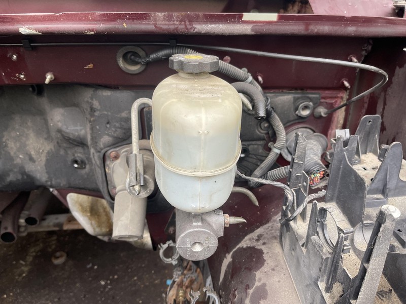 2003-2007 Hummer H2 Power Brake Booster And Master Cylinder