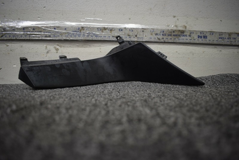 2017-2018 PORSCHE MACAN GTS END COVER TRIM RIGHT SIDE FACTORY OEM