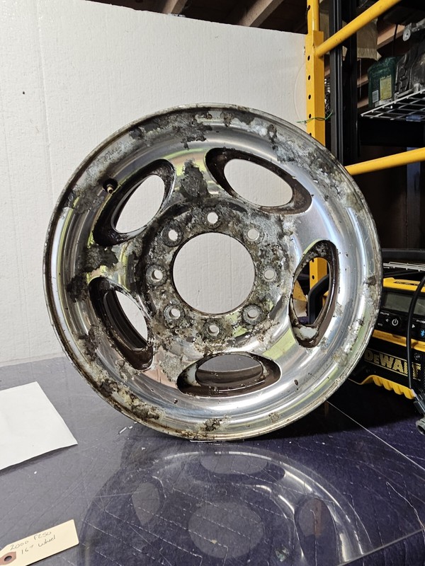 2000-2005 Ford Excursion F-250 F-350 3408 Wheel 16 x 7 Rim Poor Shape Not Bent
