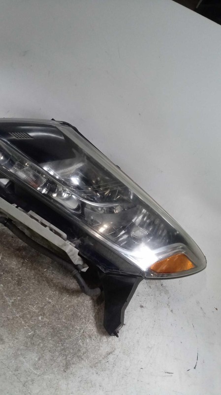 2013 Nissan Pathfinder Left Headlight Assembly Red Pitting 215K Mileage