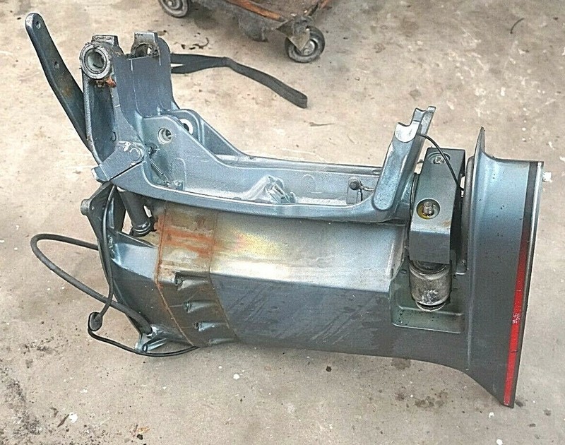 Yamaha Outboard 225 250 2-stroke 25" Mid-section and swivel 96-02