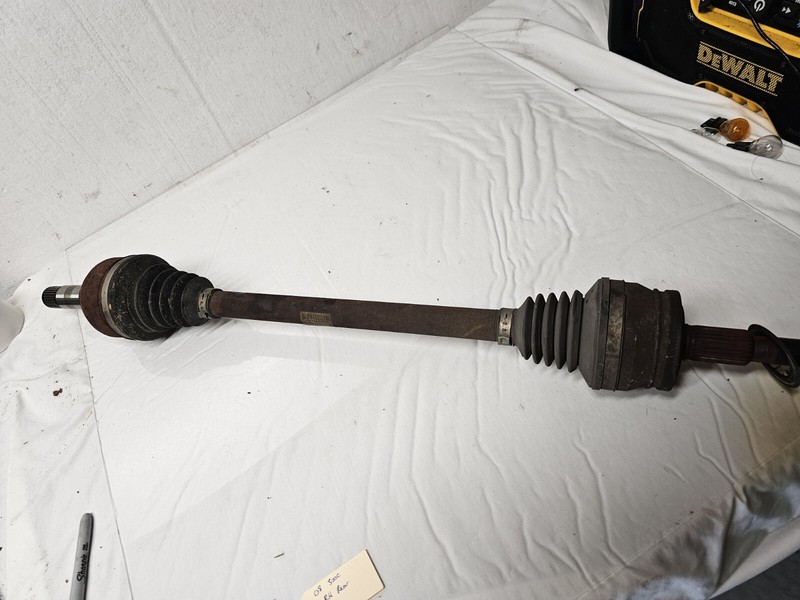 Passenger Axle Shaft Rear Axle 5.7L RWD Fits 05-08 300 841016